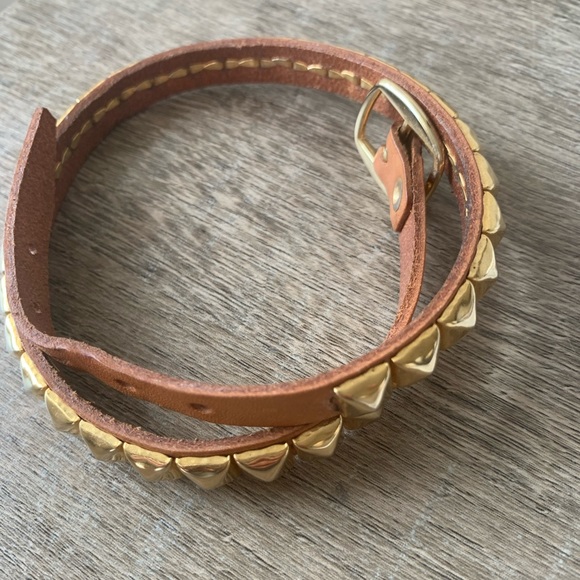 Victoria Emerson gold studded camel leather wrap bracelet - Picture 4 of 7